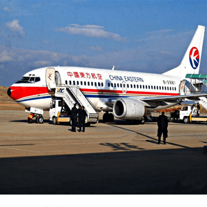 白山长白山机场货运航空快运业稳步发展的原因是什么？